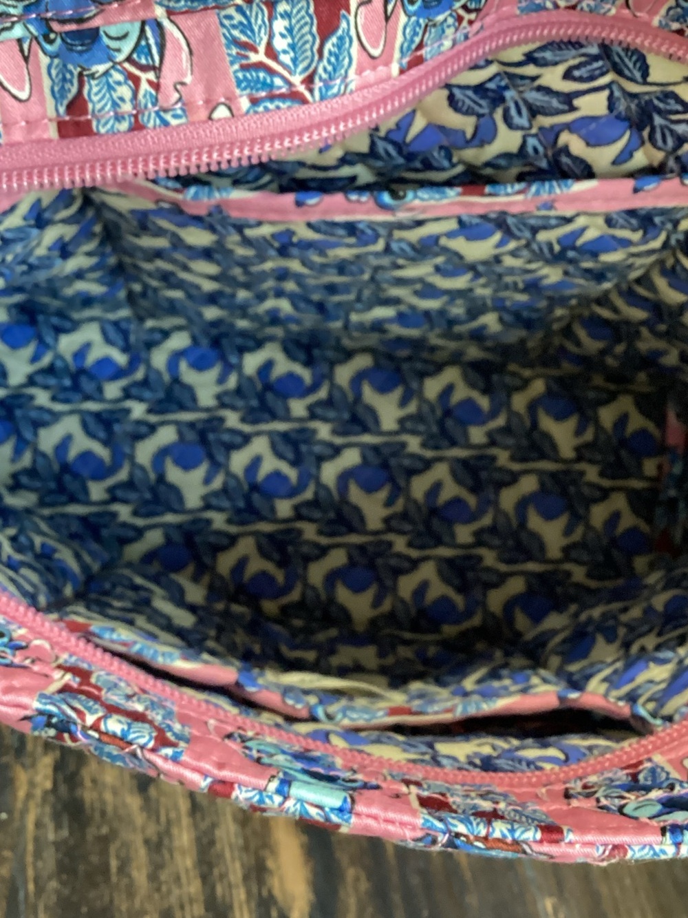 Disney Surfboard Stitch Small Original Vera Tote
in Premium Cotton - Picture 4 of 7